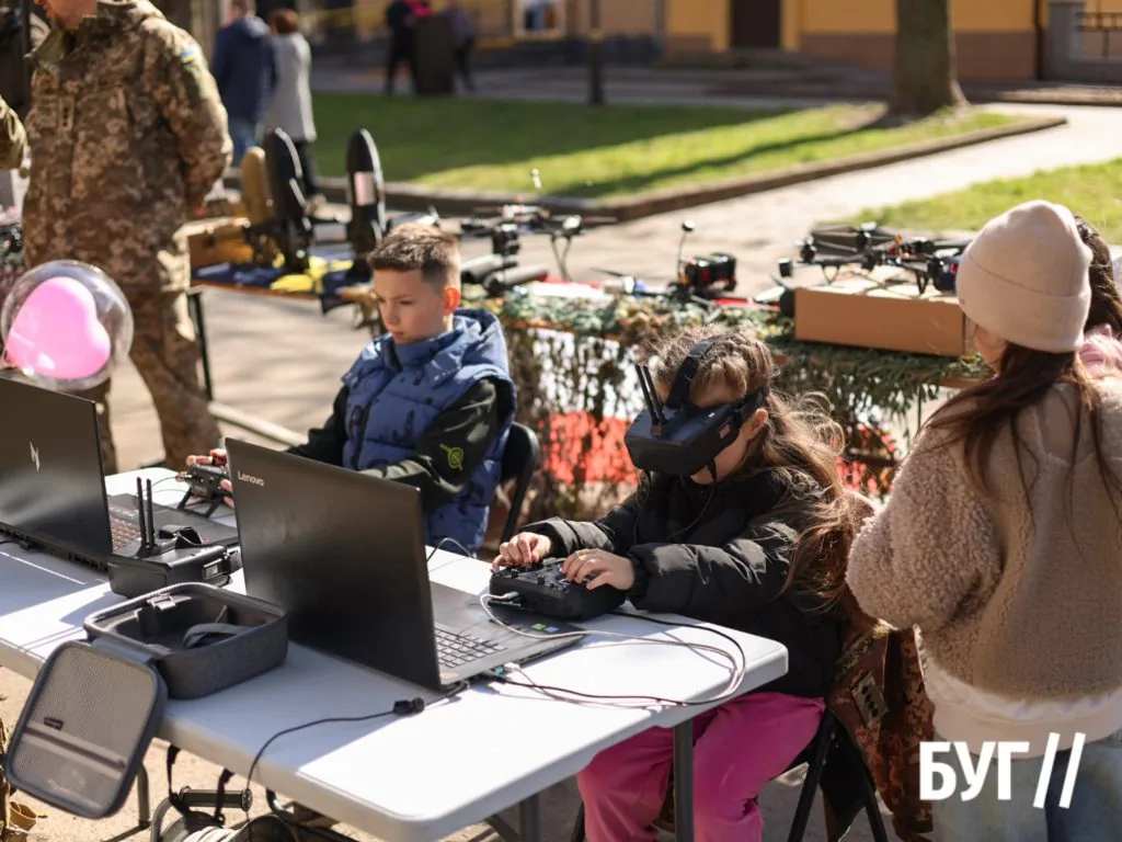 «Великдень-фест» у Нововолинську: як місто святкувало та допомагало війську 17