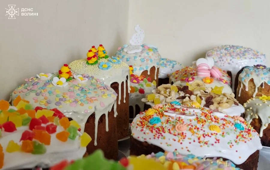 Волинські ДСНСники похвалилися своїми пасочками. ФОТО 5