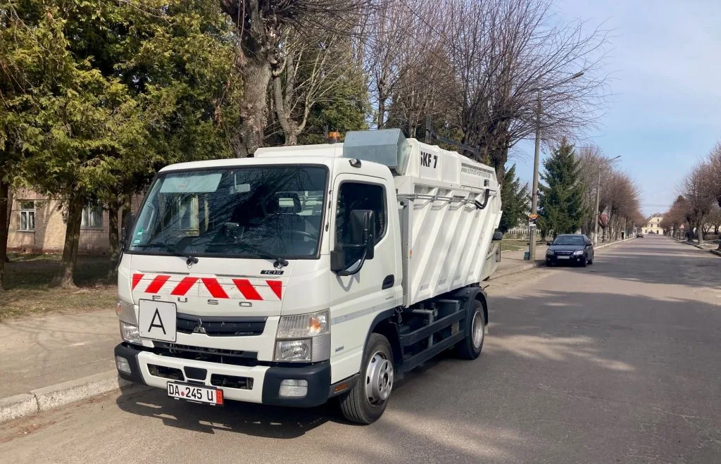 Іваничівська громада отримала сміттєвоз за грантові кошти 2