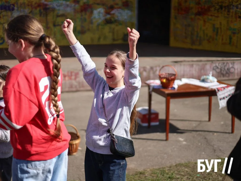 «Великдень-фест» у Нововолинську: як місто святкувало та допомагало війську 11