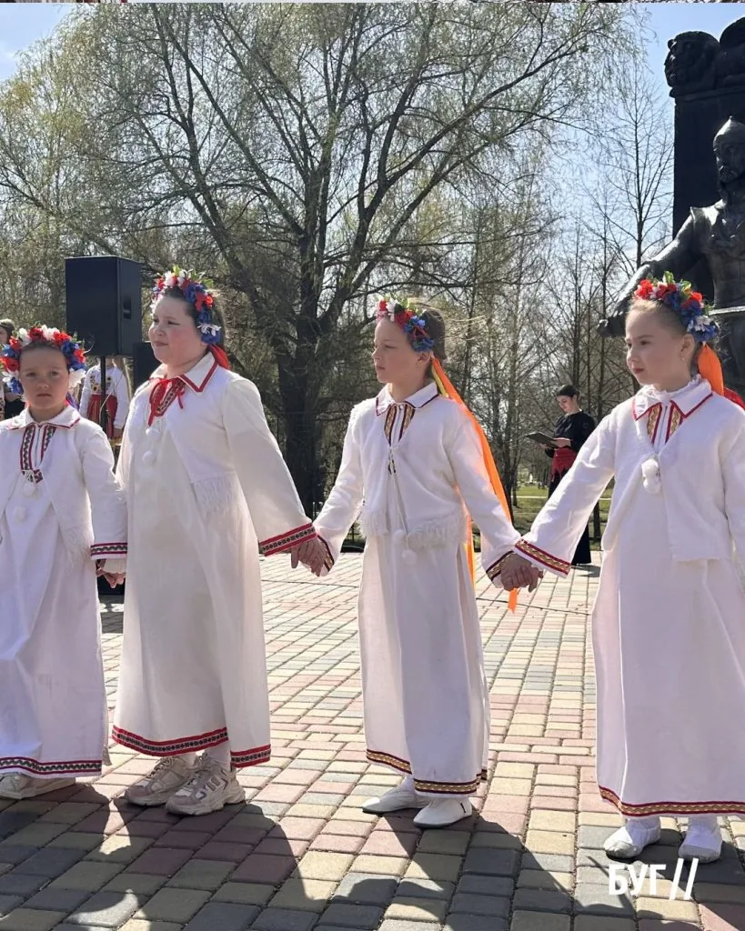 У Володимирі відбулися великодні святкові заходи – Гаївки у парку Словʼянському 2