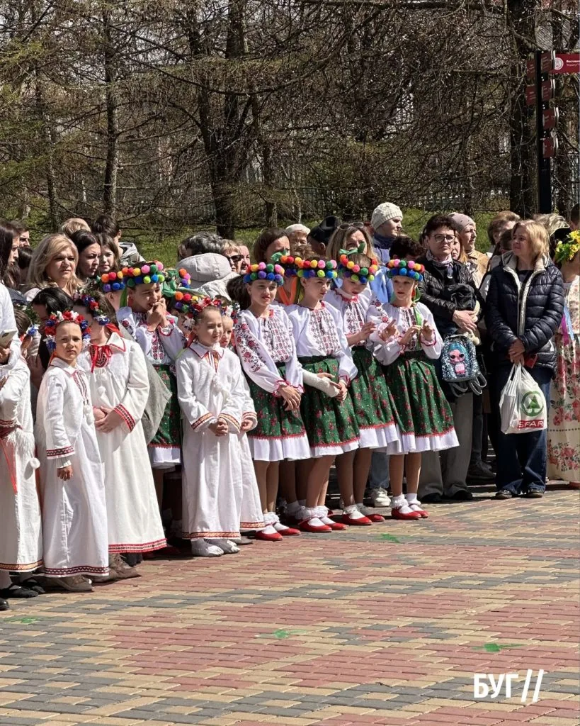У Володимирі відбулися великодні святкові заходи – Гаївки у парку Словʼянському 8