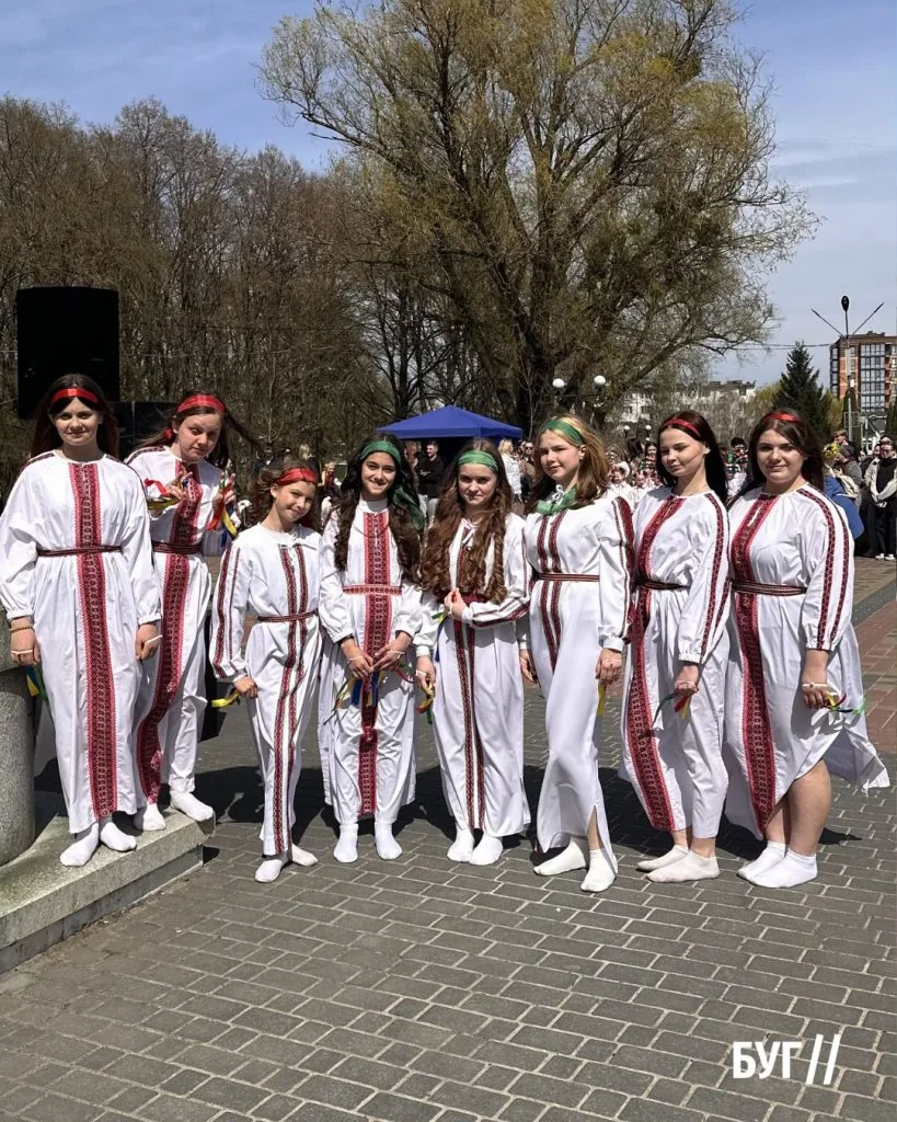 У Володимирі відбулися великодні святкові заходи – Гаївки у парку Словʼянському 11