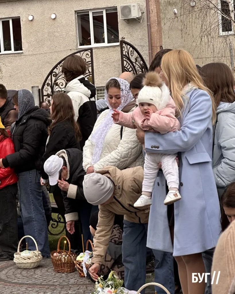 У храмах Володимира та Нововолинська відбувається освячення пасок 14