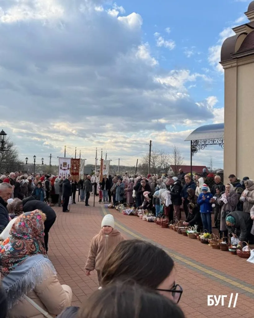 У храмах Володимира та Нововолинська відбувається освячення пасок 5