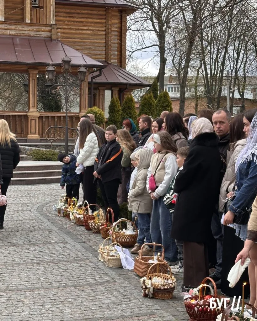 У храмах Володимира та Нововолинська відбувається освячення пасок 9
