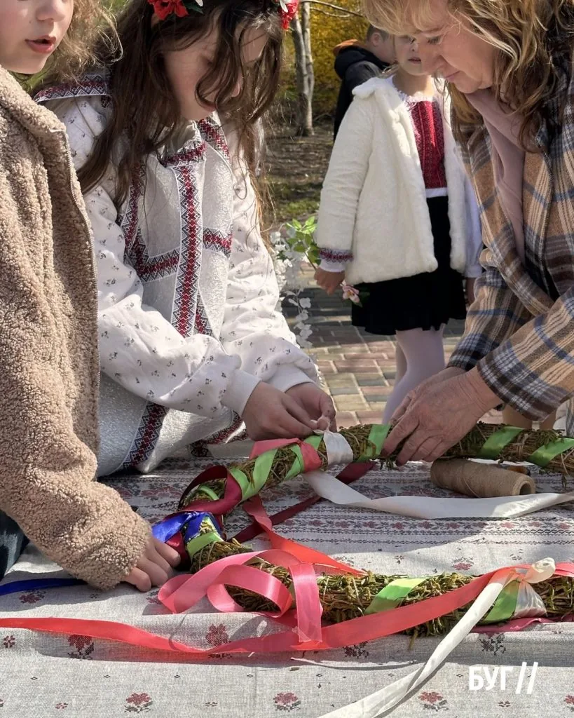 У Володимирі відбулися великодні святкові заходи – Гаївки у парку Словʼянському 19