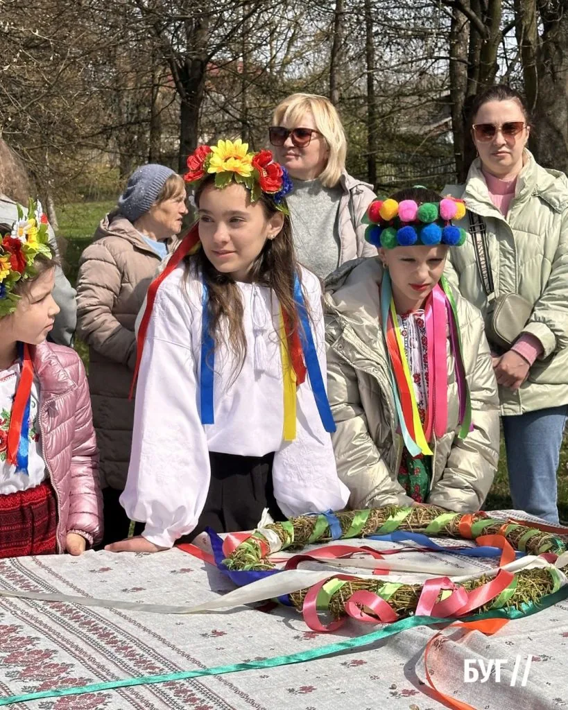 У Володимирі відбулися великодні святкові заходи – Гаївки у парку Словʼянському 21