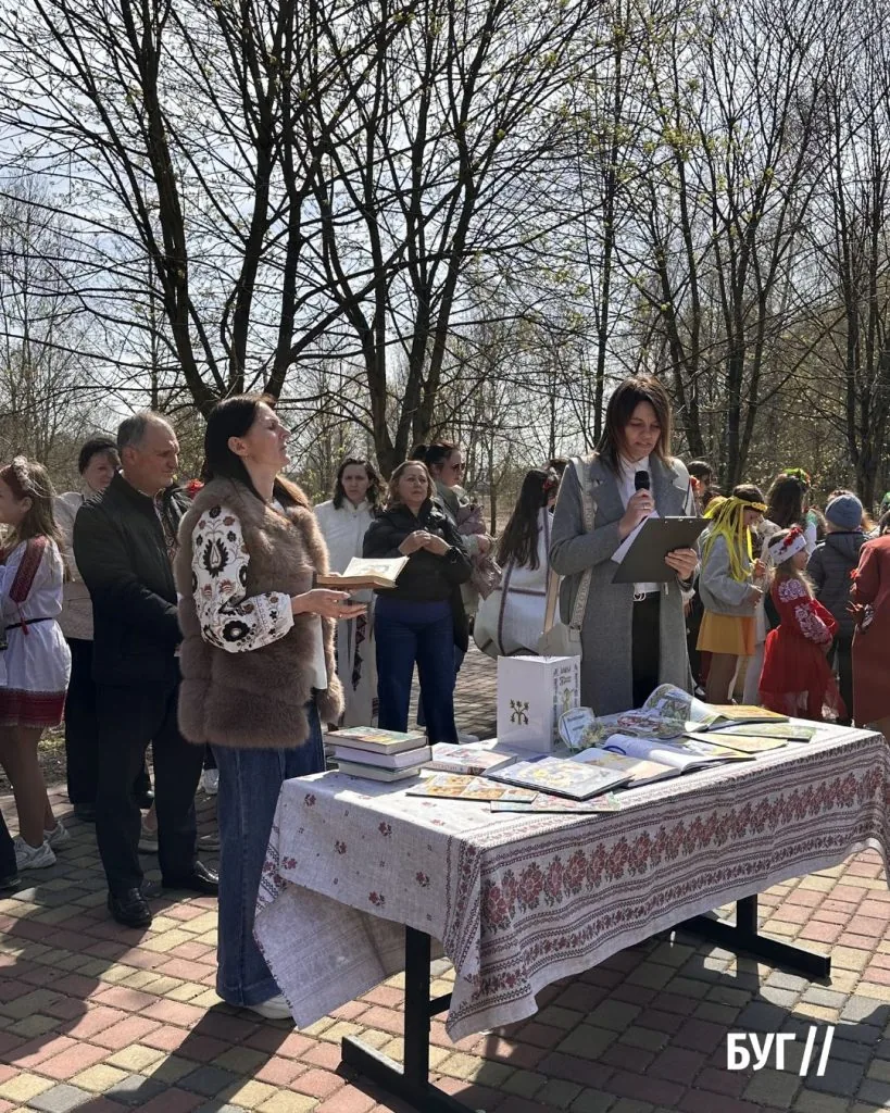У Володимирі відбулися великодні святкові заходи – Гаївки у парку Словʼянському 22