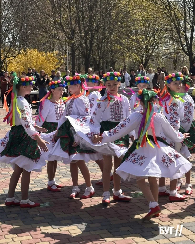 У Володимирі відбулися великодні святкові заходи – Гаївки у парку Словʼянському 4