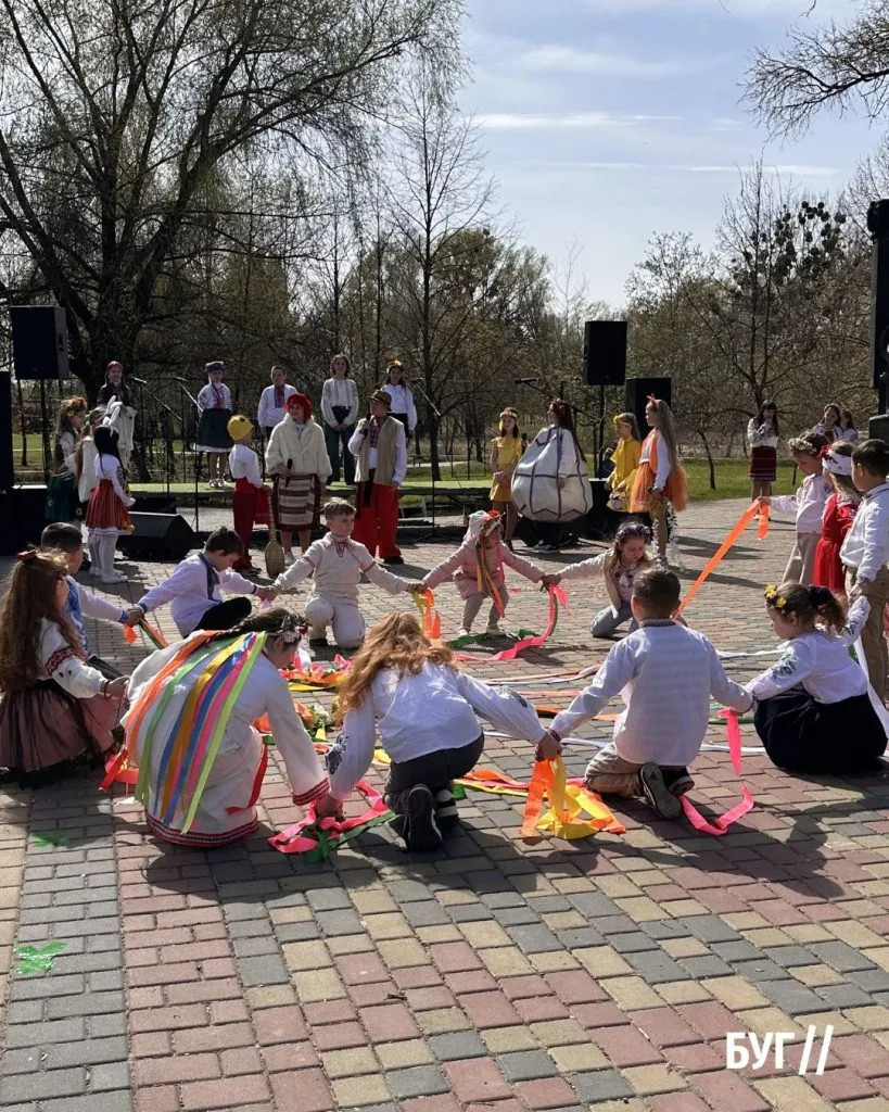 У Володимирі відбулися великодні святкові заходи – Гаївки у парку Словʼянському 27