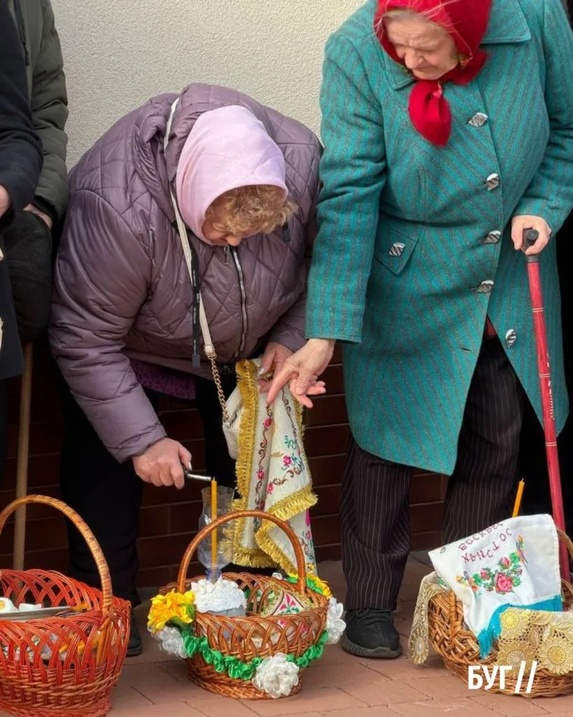 У храмах Володимира та Нововолинська відбувається освячення пасок 3