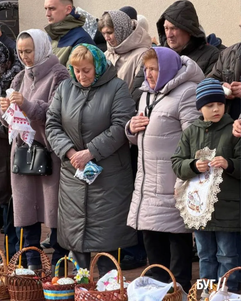 У храмах Володимира та Нововолинська відбувається освячення пасок 2