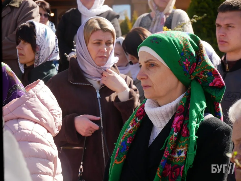 «Не я б'ю, верба б'є»: у храмі Віри, Надії, Любові та матері Софії освятили вербу 13