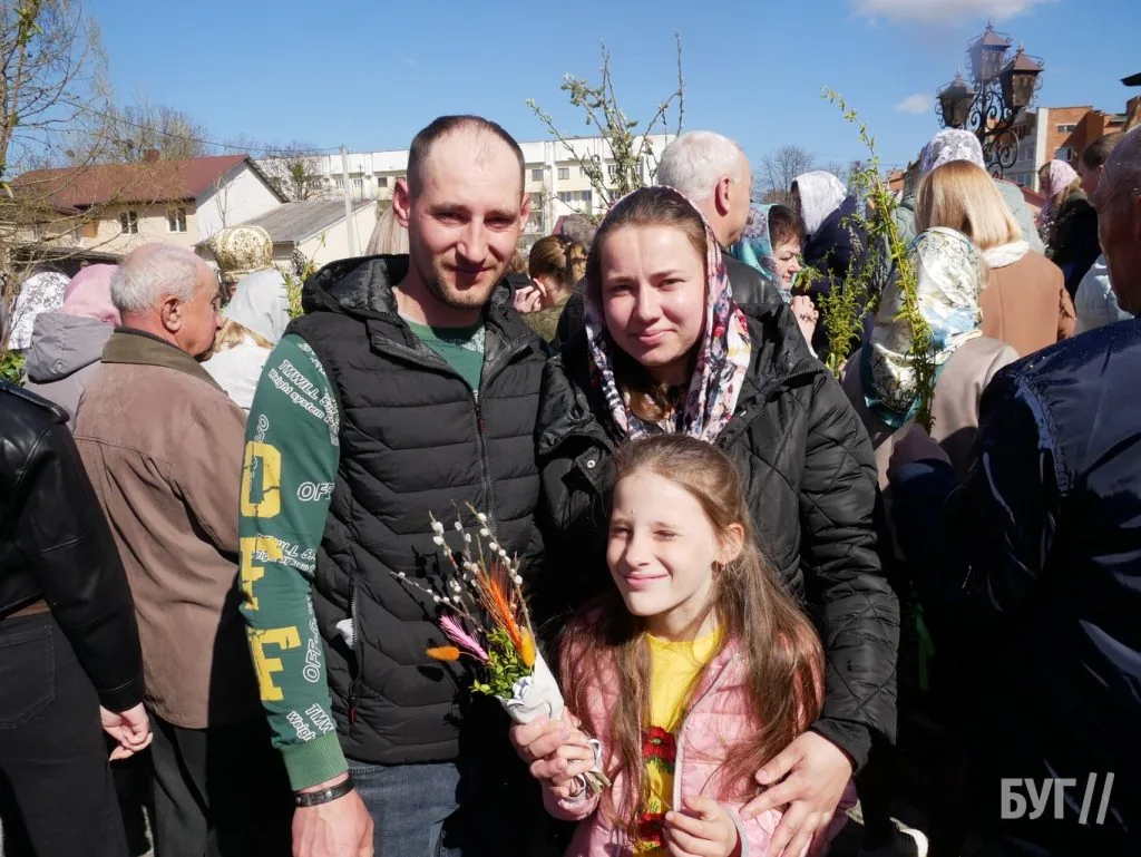 «Не я б'ю, верба б'є»: у храмі Віри, Надії, Любові та матері Софії освятили вербу 19