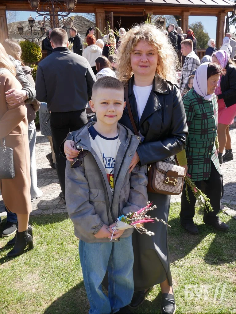 «Не я б'ю, верба б'є»: у храмі Віри, Надії, Любові та матері Софії освятили вербу 21