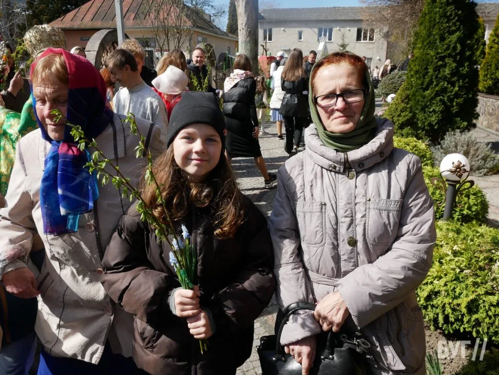 «Не я б'ю, верба б'є»: у храмі Віри, Надії, Любові та матері Софії освятили вербу 35