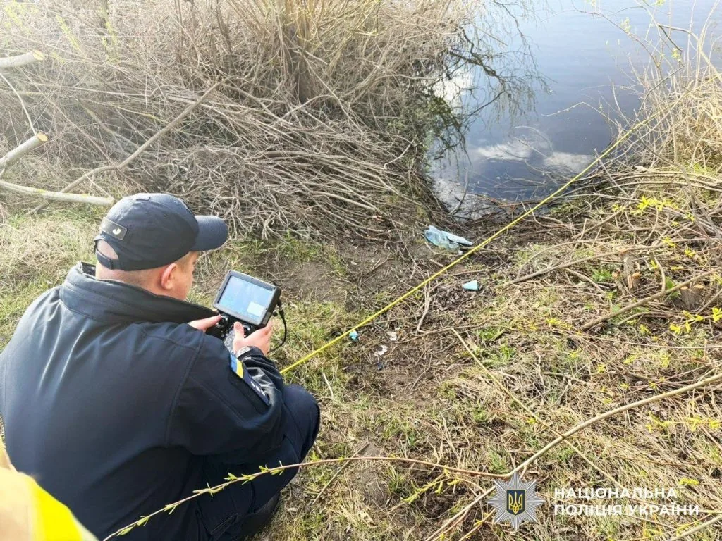 На Рівненщині на пошуки 4-річного хлопчика залучили підводні дрони 4