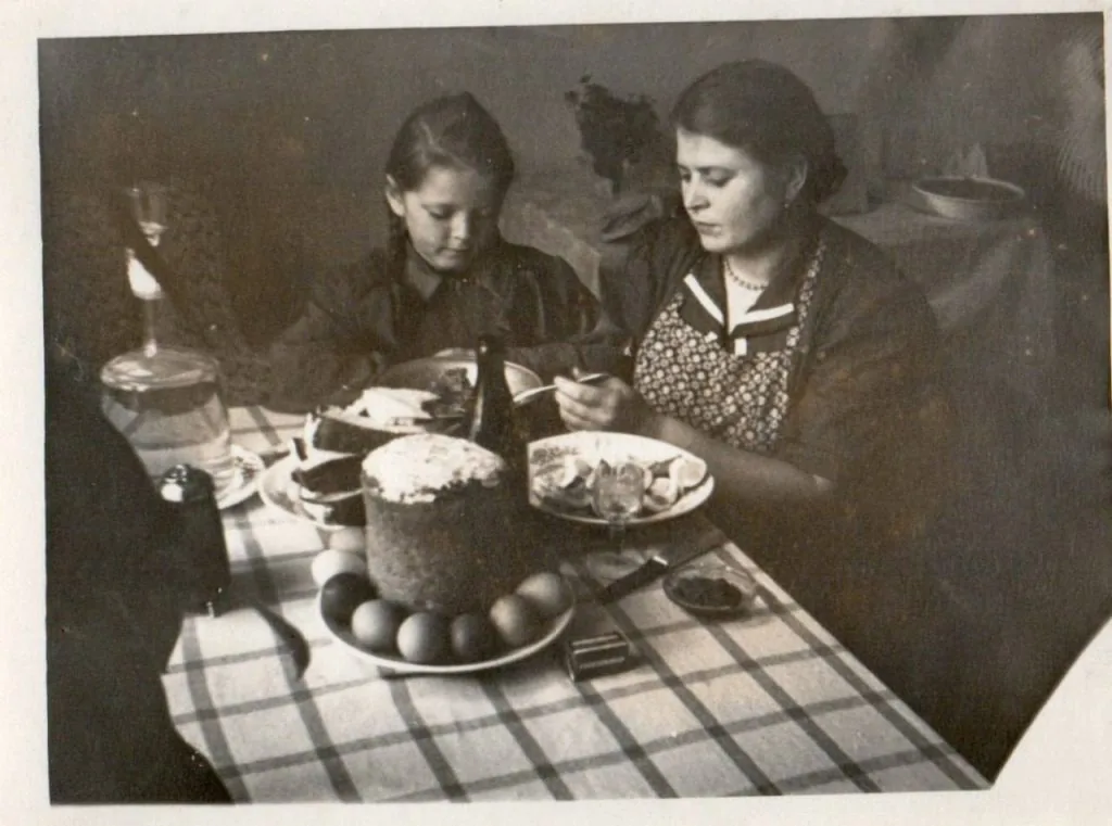 Великдень крізь час: у Нововолинську відзначили переможців конкурсу ретрофото 2