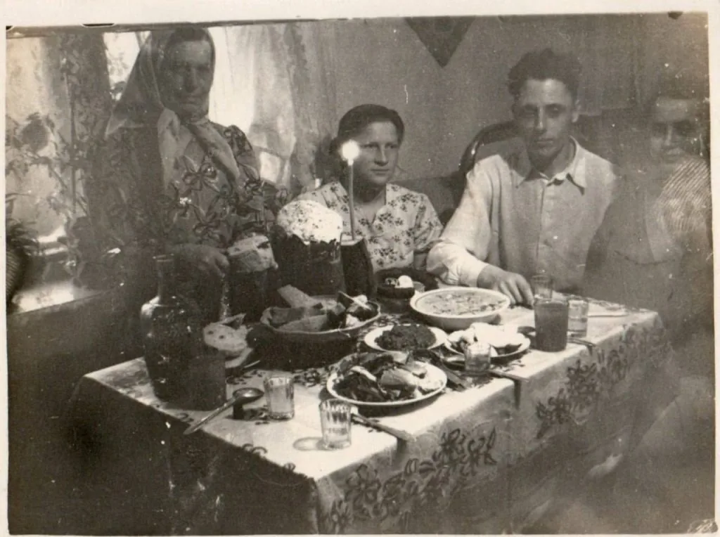 Великдень крізь час: у Нововолинську відзначили переможців конкурсу ретрофото 3