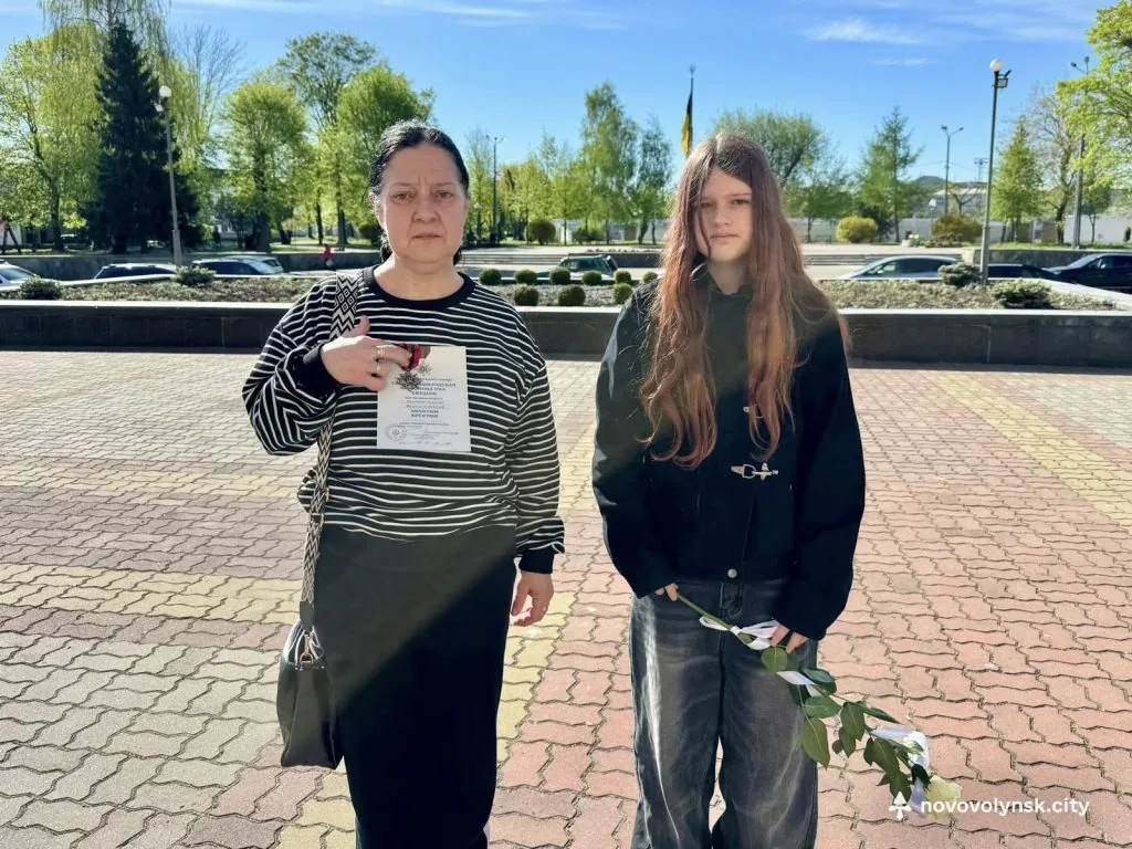 У Нововолинську родинам загиблих Героїв вручили їхні посмертні нагороди 2
