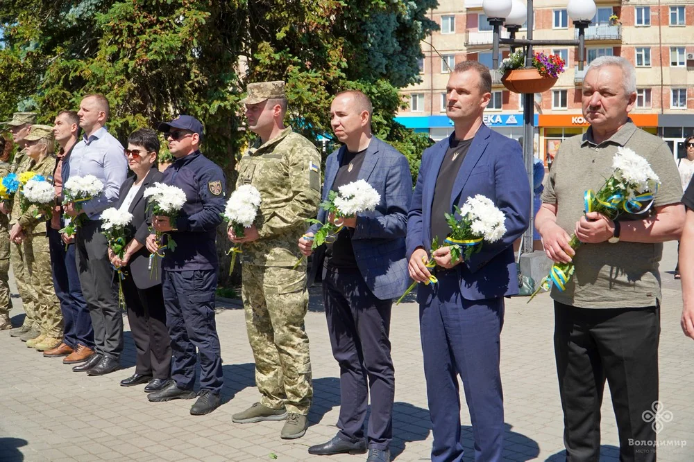 12-ті роковини трагедії під Волновахою: у Володимирі вшанували полеглих Захисників та оновили стелу Героїв 2