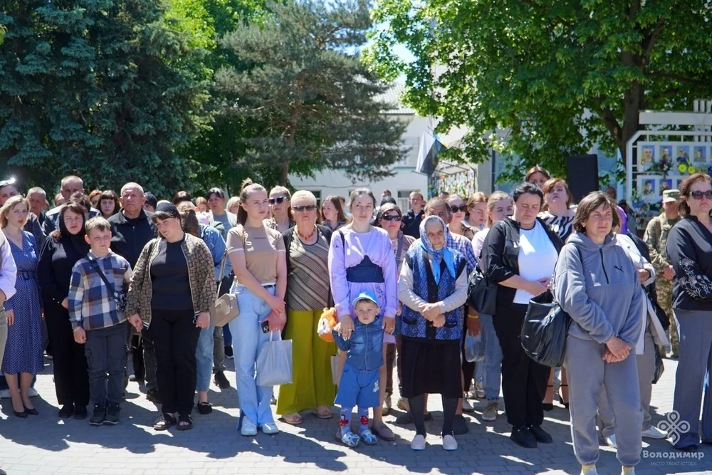 12-ті роковини трагедії під Волновахою: у Володимирі вшанували полеглих Захисників та оновили стелу Героїв 4
