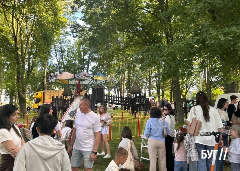 Фестиваль у парку «Княжий» зібрав володимирчан на концерт гурт «ТІК» та сімейний відпочинок 8