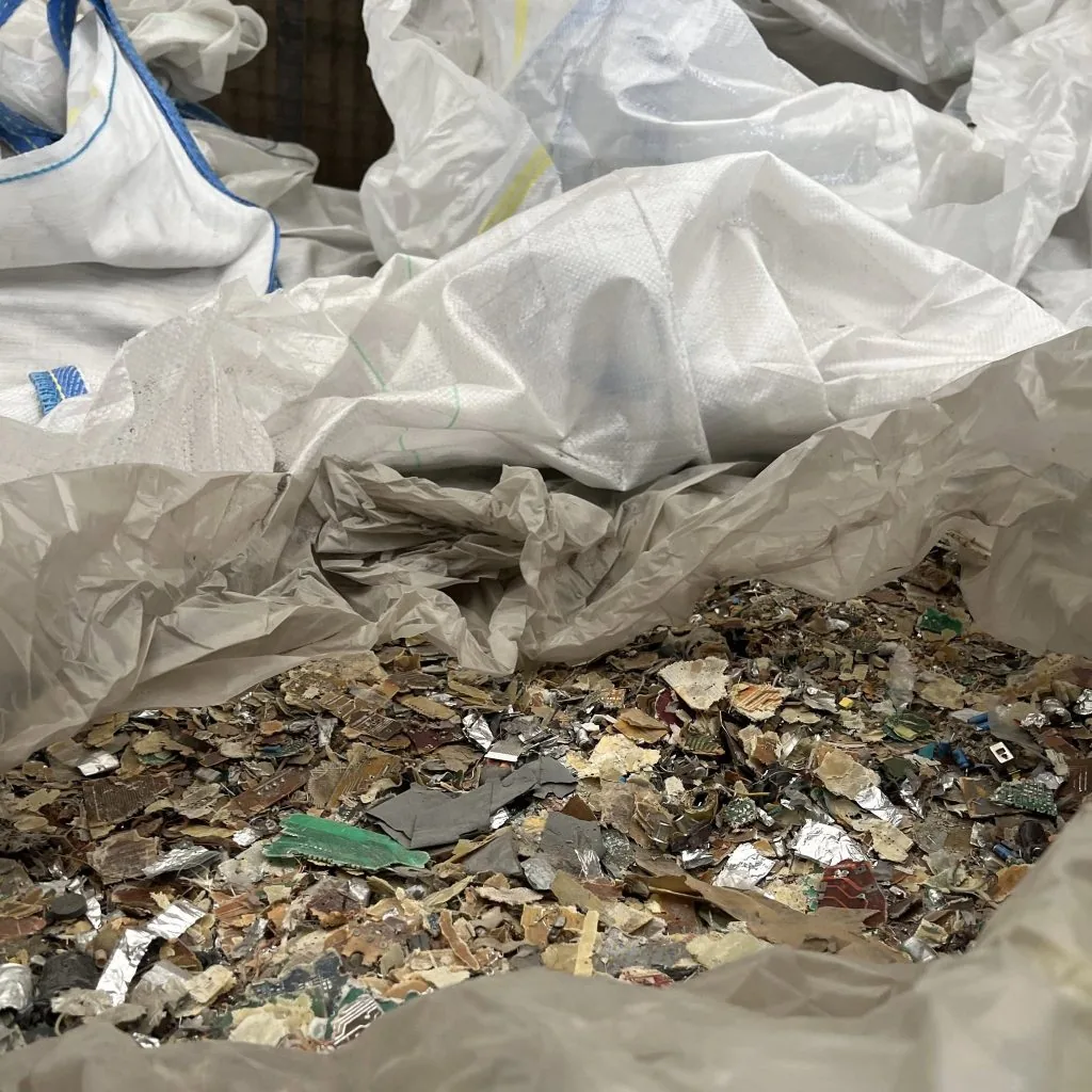 На «Ягодині» виявили понад 16 тонн прихованого брухту електроніки, який намагалися вивезти до Німеччини 3