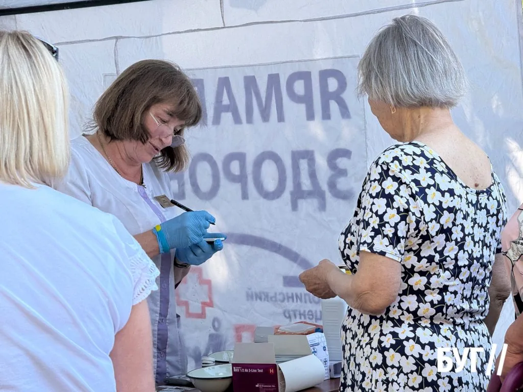 У Нововолинську працювала локація з безкоштовної діагностики здоров’я