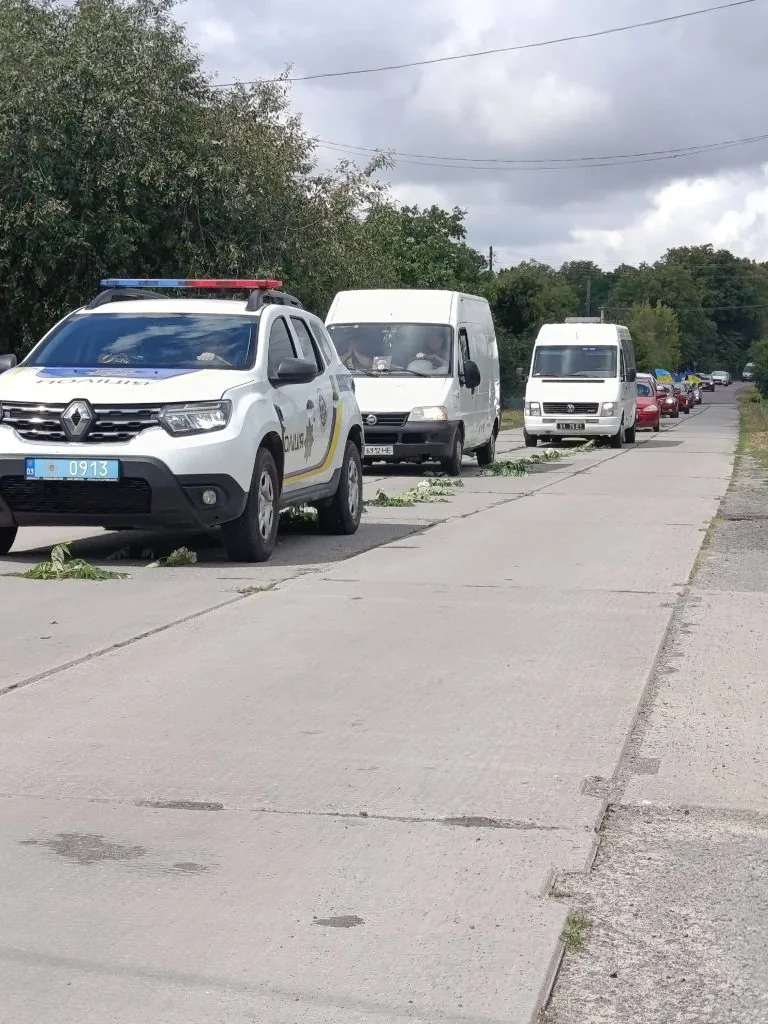 В Оваднівській громаді попрощалися із полеглим Захисником Олександром Ракоєдовим 3