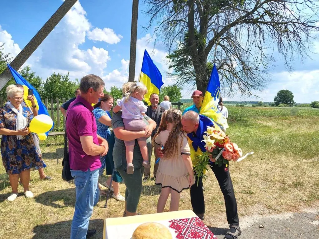 На Ковельщині після чотирирічного полону зустріли військового Анатолія Лук'янчука 6