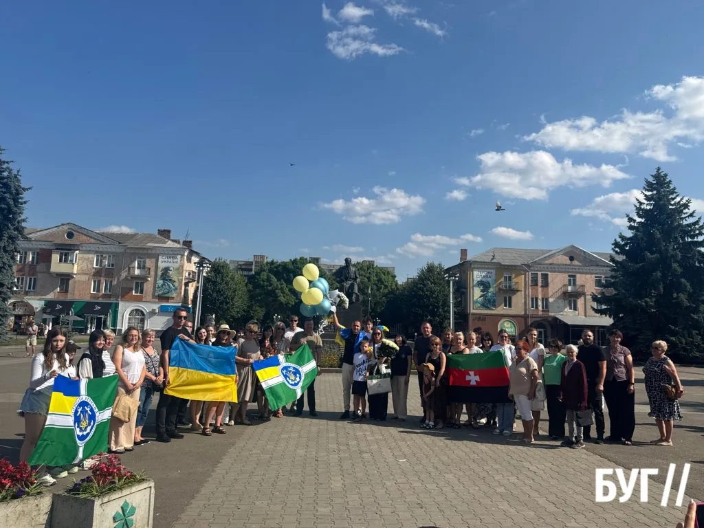 У Нововолинську зустріли Захисника Володимира Фаброго, який повернувся з російського полону після 1501 дня неволі 10