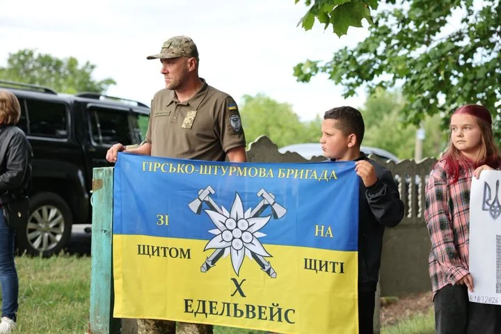 У громаді Луцького району зустріли звільненого з полону 57-річного Миколу Касюрака 3