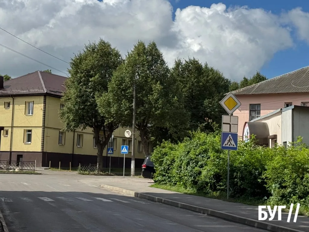 У Нововолинську виправили дорожні знаки на спірному перехресті 4