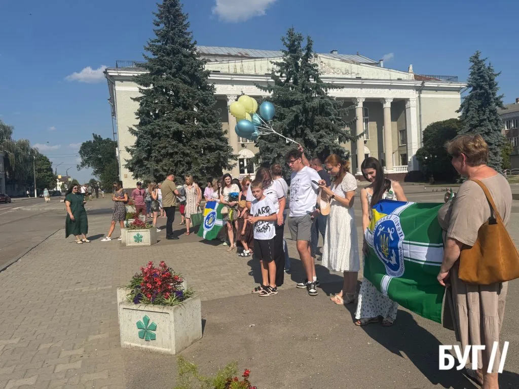 У Нововолинську зустріли Захисника Володимира Фаброго, який повернувся з російського полону після 1501 дня неволі 9