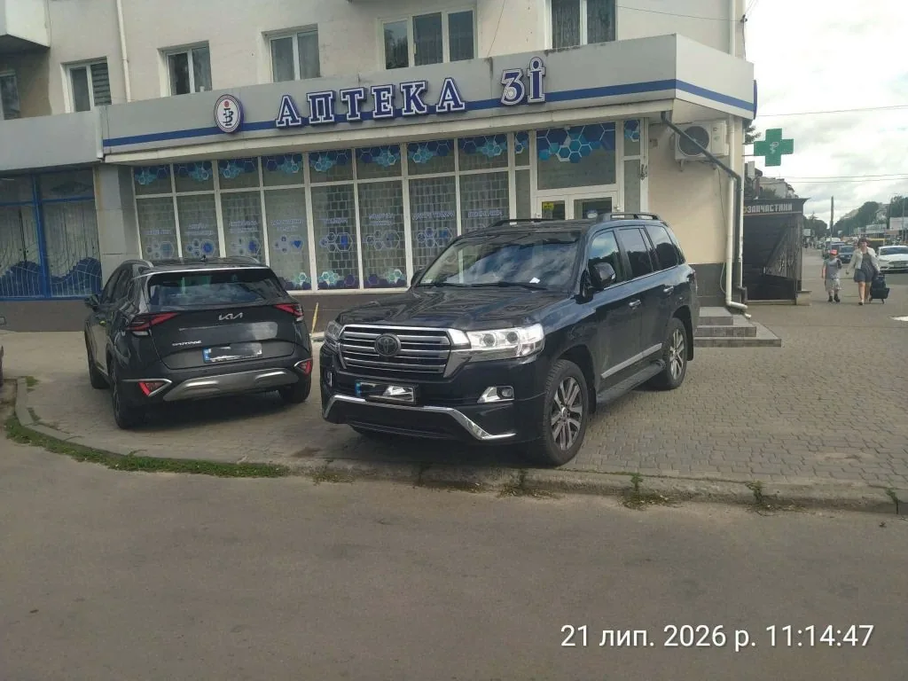 За тиждень у Володимирі виявили низку порушень ПДР та недоліків у благоустрої міста 5