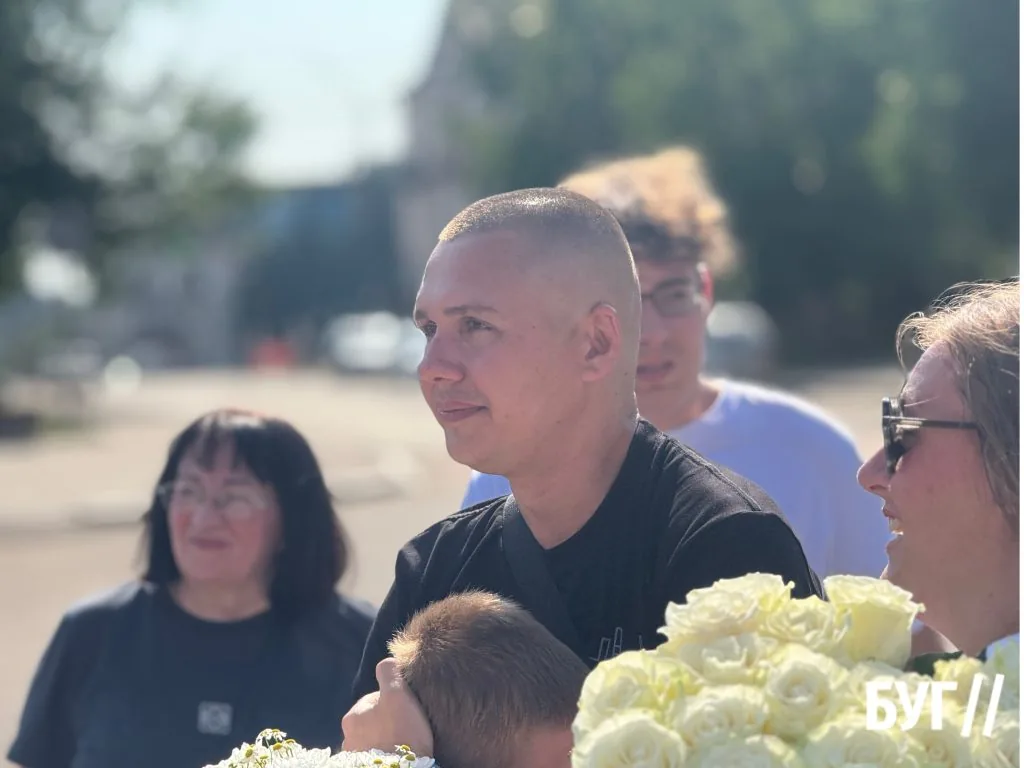 У Нововолинську зустріли Захисника Володимира Фаброго, який повернувся з російського полону після 1501 дня неволі 7