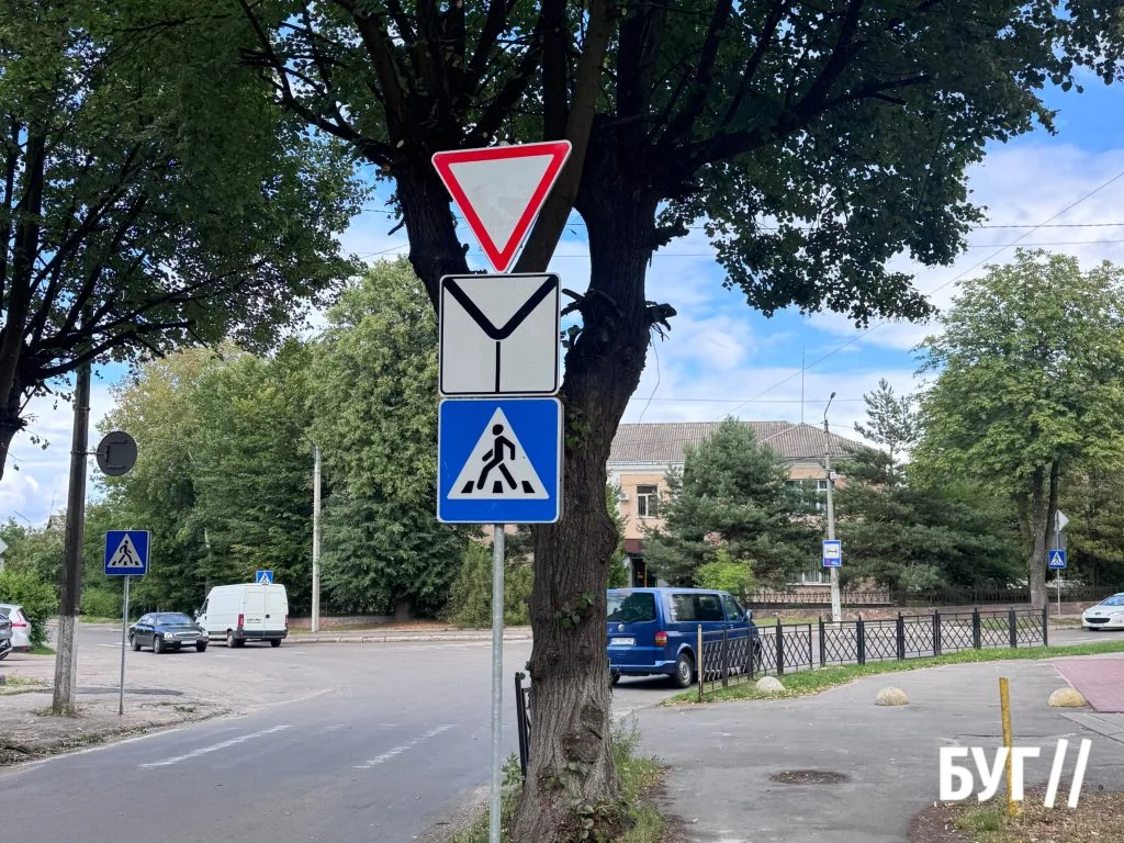 У Нововолинську виправили дорожні знаки на спірному перехресті 3