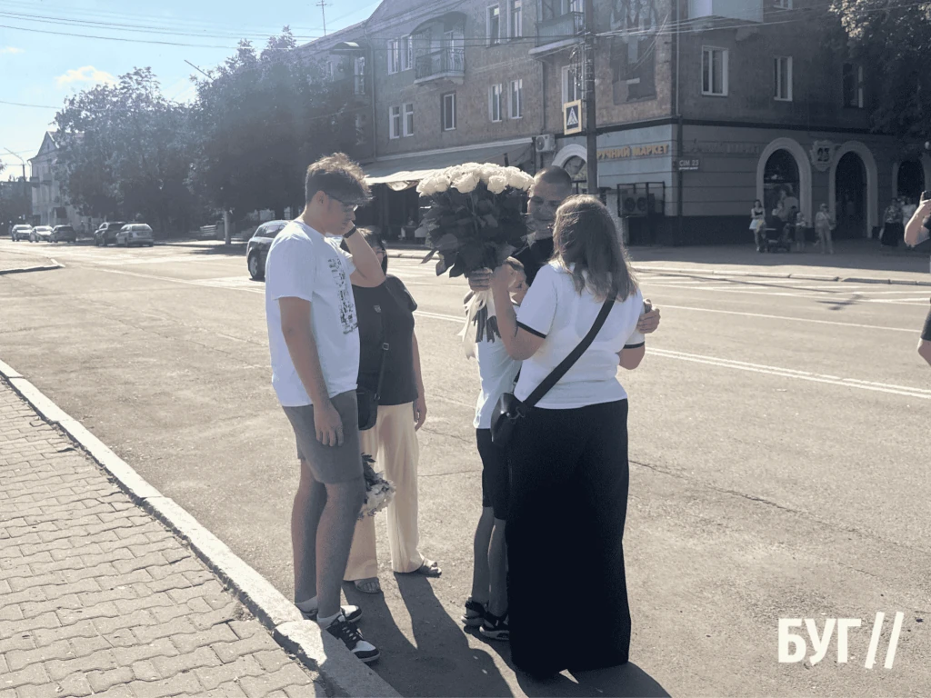 У Нововолинську зустріли Захисника Володимира Фаброго, який повернувся з російського полону після 1501 дня неволі 5