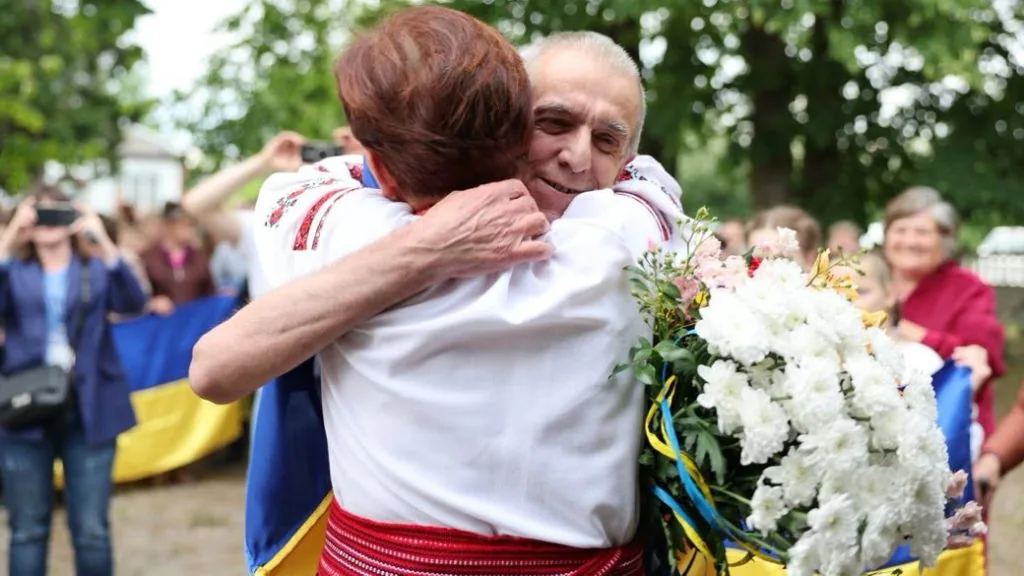 У громаді Луцького району зустріли звільненого з полону 57-річного Миколу Касюрака 2