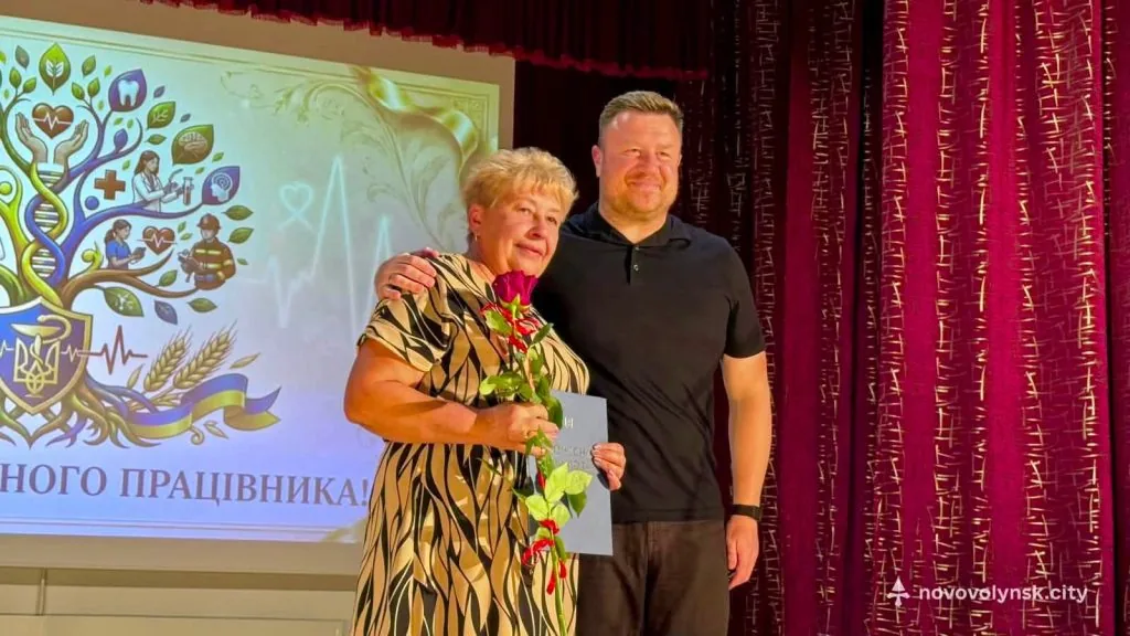 У Нововолинську привітали та нагородили медичних працівників громади 23