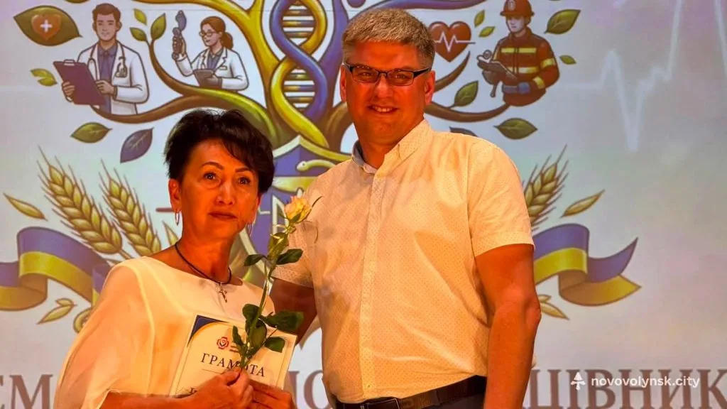 У Нововолинську привітали та нагородили медичних працівників громади 27