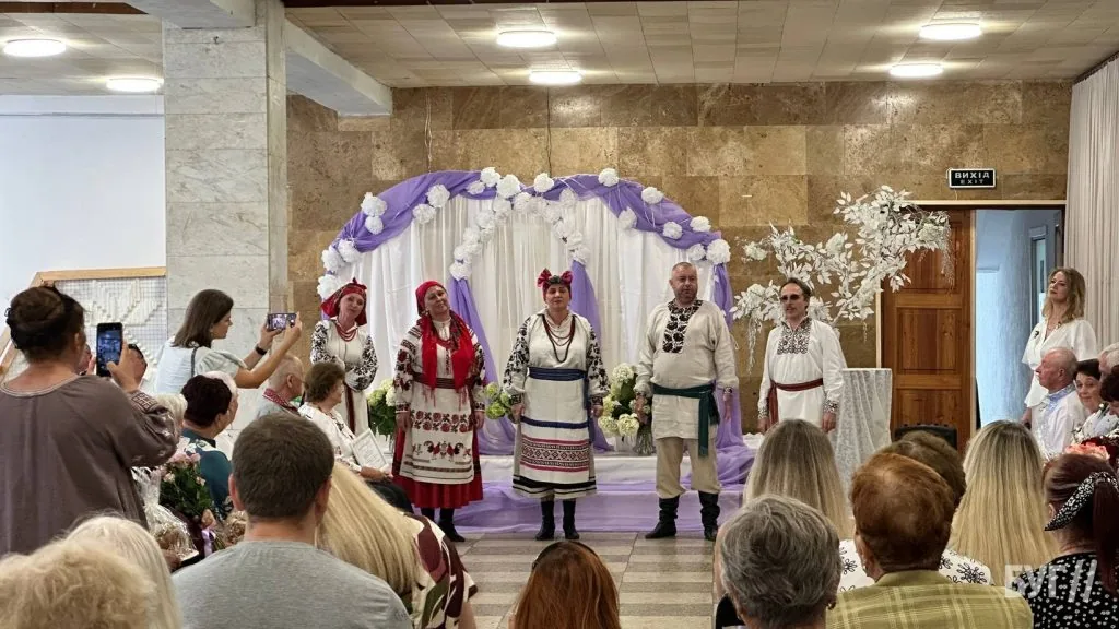У Володимирі вшанували ювілейні подружні пари та відтворили традиції українського весілля 2