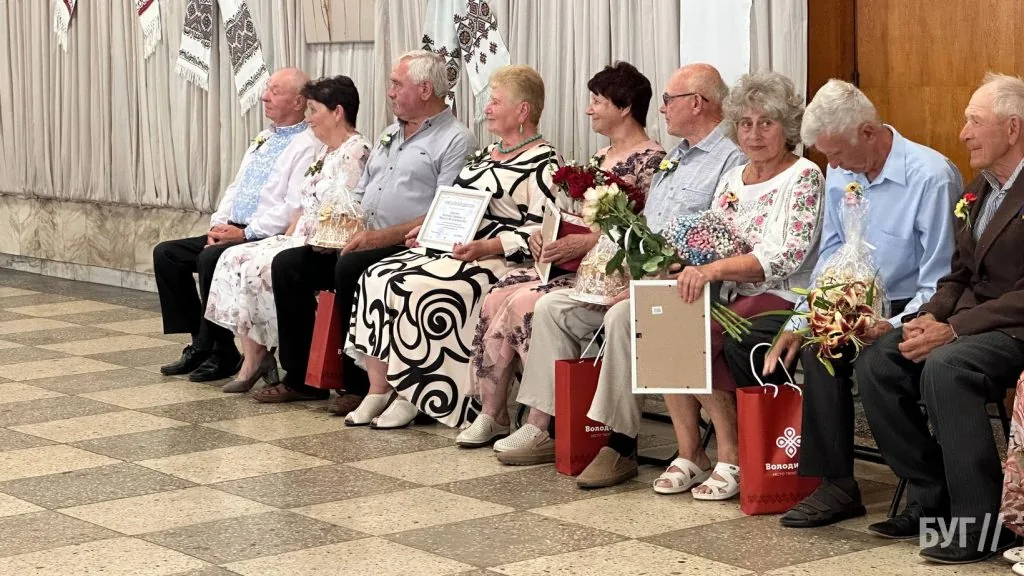 У Володимирі вшанували ювілейні подружні пари та відтворили традиції українського весілля 8