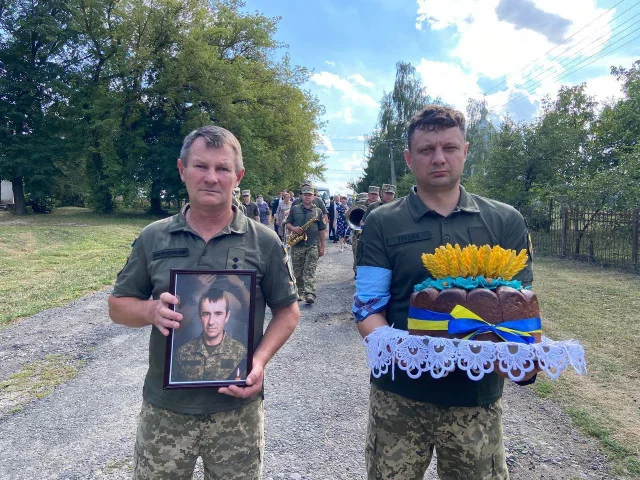 Назавжди в строю: у Павлівській громаді провели в останню дорогу Захисника Вадима Королюка 12
