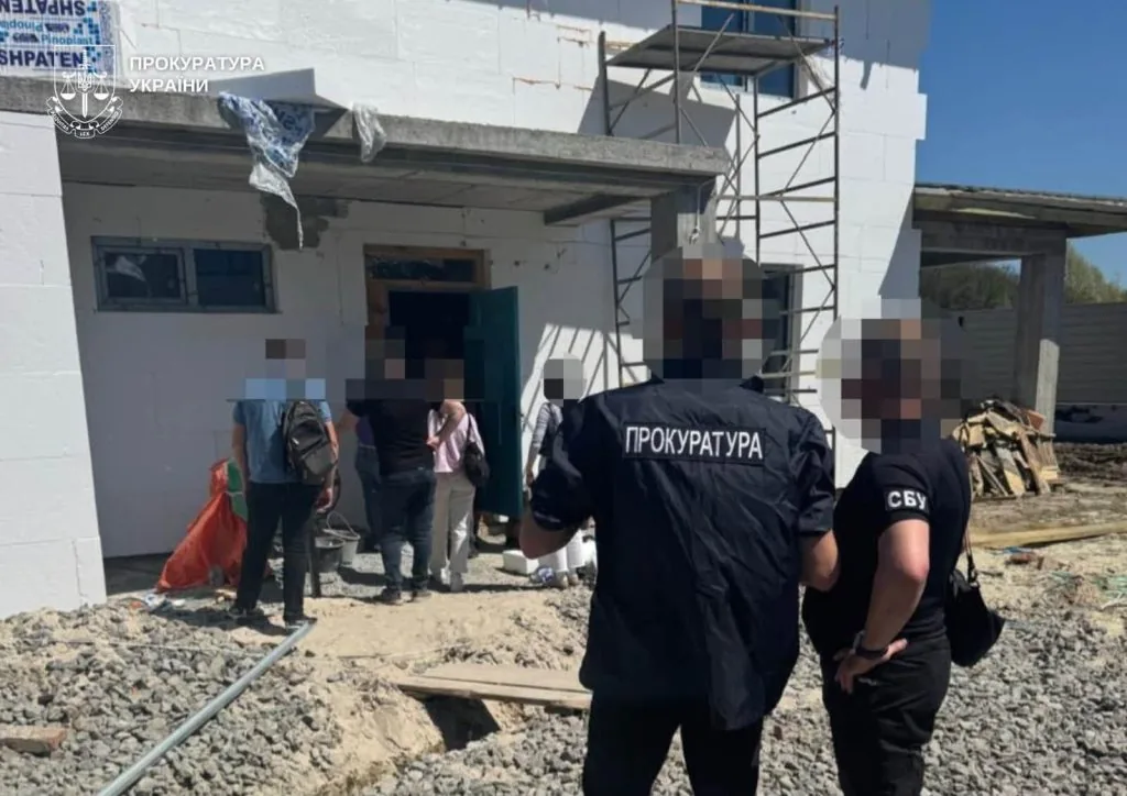 На Волині депутат міськради відправляв підлеглих будувати собі дім — йому оголосили підозру 5