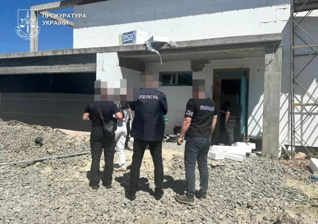 На Волині депутат міськради відправляв підлеглих будувати собі дім — йому оголосили підозру 4