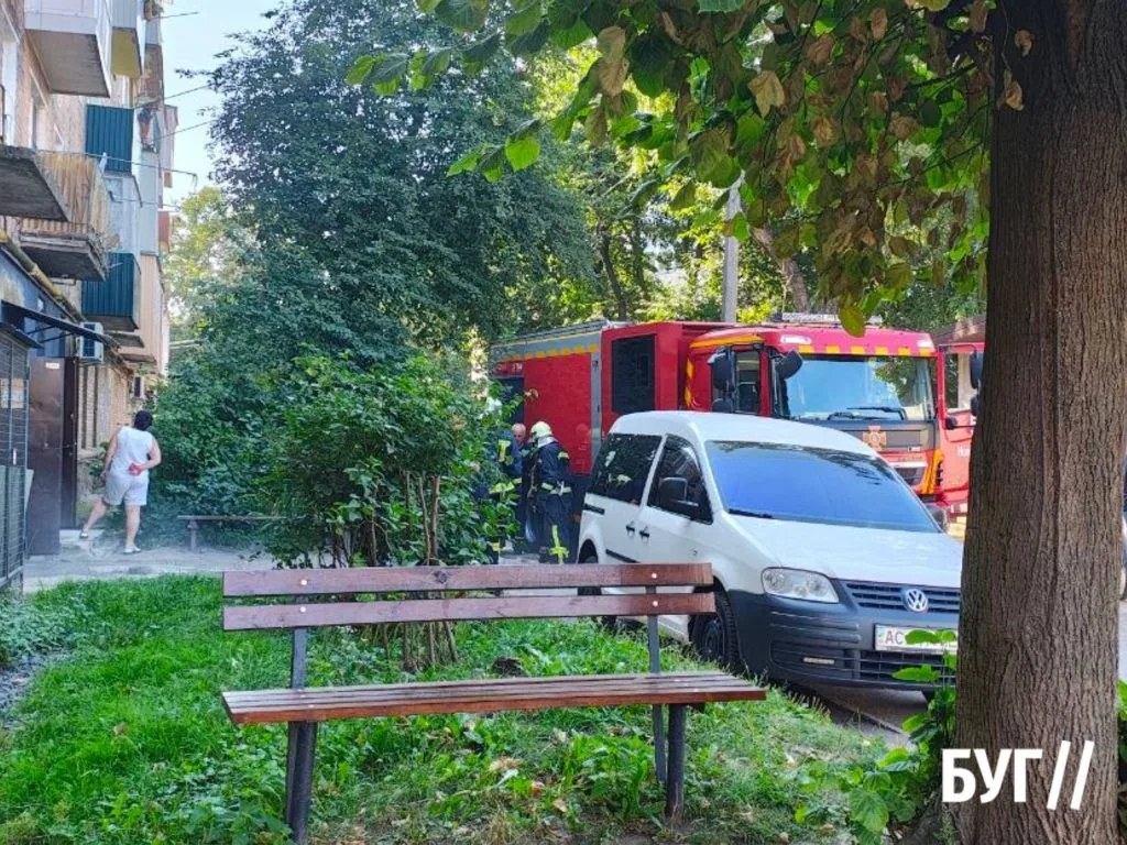 У Нововолинську сталося задимлення у багатоповерхівці 2