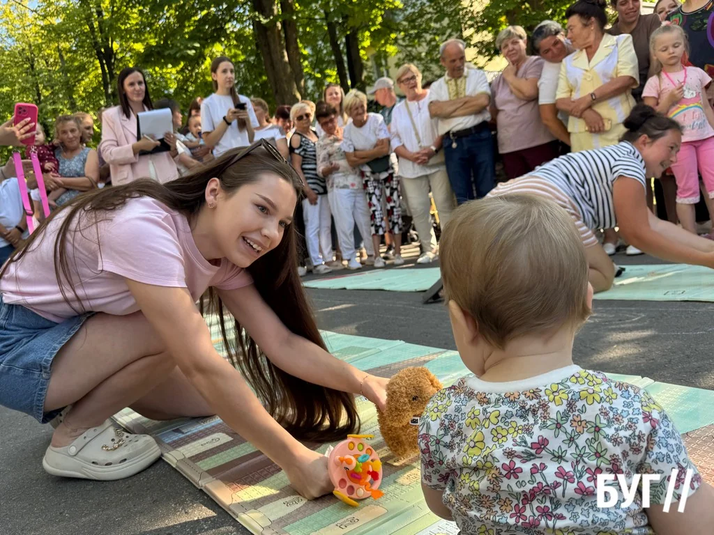 У Нововолинську провели традиційні змагання для найменших «Забіг у повзунках» 10